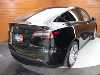 Tesla Model Y 2022 AWD Performance 4dr Crossover