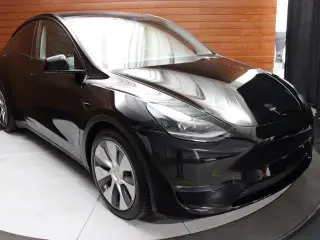 Tesla Model Y 2022 AWD Performance 4dr Crossover