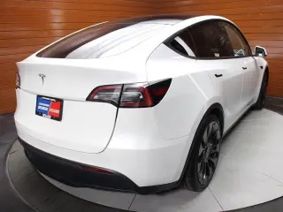 Tesla Model Y 2023 AWD Performance 4dr Crossover