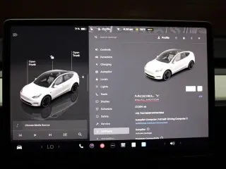 Tesla Model Y 2023 AWD Performance 4dr Crossover