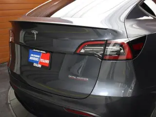 Tesla Model Y 2022 AWD Performance 4dr Crossover