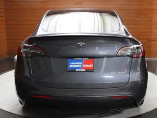 Tesla Model Y 2022 AWD Performance 4dr Crossover