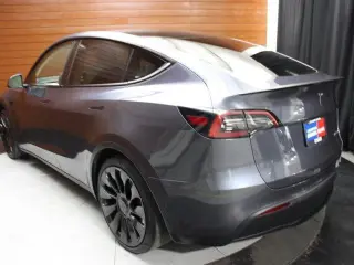 Tesla Model Y 2022 AWD Performance 4dr Crossover