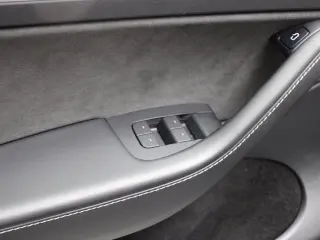 Tesla Model Y 2022 AWD Performance 4dr Crossover