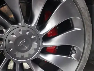Tesla Model Y 2022 AWD Performance 4dr Crossover