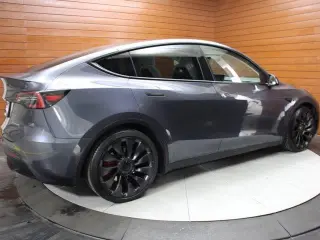 Tesla Model Y 2022 AWD Performance 4dr Crossover