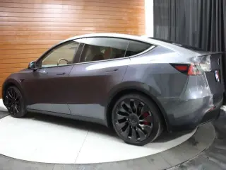 Tesla Model Y 2022 AWD Performance 4dr Crossover