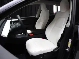 Tesla Model Y 2022 AWD Performance 4dr Crossover