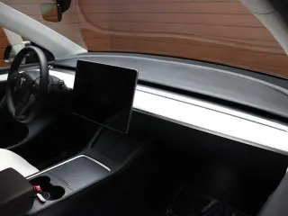 Tesla Model Y 2022 AWD Performance 4dr Crossover