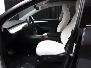 Tesla Model Y 2022 AWD Performance 4dr Crossover
