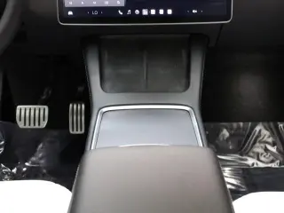 Tesla Model Y 2022 AWD Performance 4dr Crossover