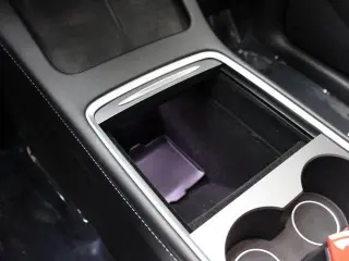 Tesla Model Y 2022 AWD Performance 4dr Crossover