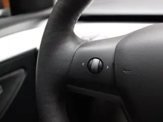 Tesla Model Y 2022 AWD Performance 4dr Crossover