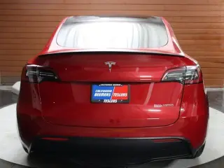 Tesla Model Y 2023 AWD Performance 4dr Crossover