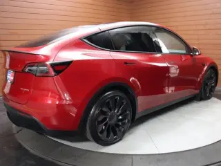 Tesla Model Y 2023 AWD Performance 4dr Crossover
