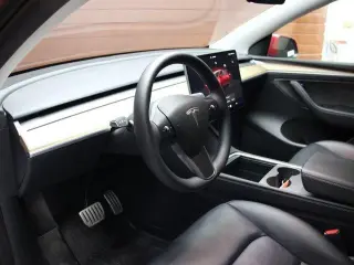 Tesla Model Y 2023 AWD Performance 4dr Crossover