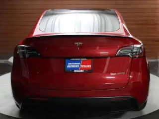 Tesla Model Y 2023 AWD Performance 4dr Crossover