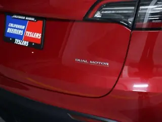 Tesla Model Y 2023 AWD Performance 4dr Crossover
