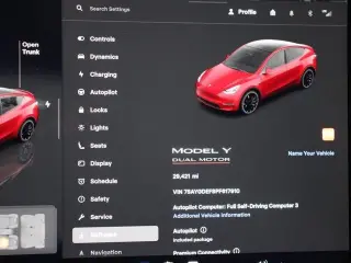 Tesla Model Y 2023 AWD Performance 4dr Crossover