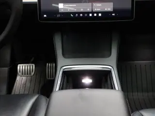 Tesla Model Y 2023 AWD Performance 4dr Crossover