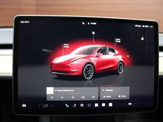 Tesla Model Y 2023 AWD Performance 4dr Crossover