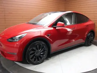 Tesla Model Y 2023 AWD Performance 4dr Crossover