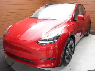 Tesla Model Y 2023 AWD Performance 4dr Crossover