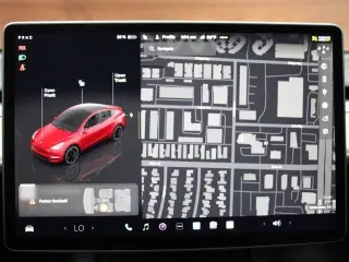 Tesla Model Y 2023 AWD Performance 4dr Crossover