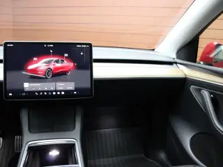 Tesla Model Y 2023 AWD Performance 4dr Crossover