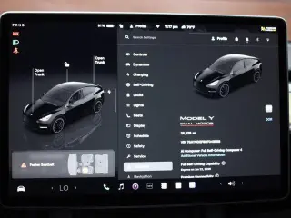 Tesla Model Y 2024 AWD Performance 4dr Crossover