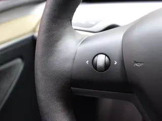 Tesla Model Y 2024 AWD Performance 4dr Crossover
