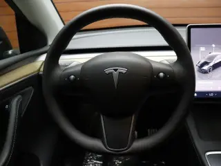 Tesla Model Y 2024 AWD Performance 4dr Crossover