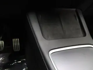 Tesla Model Y 2024 AWD Performance 4dr Crossover