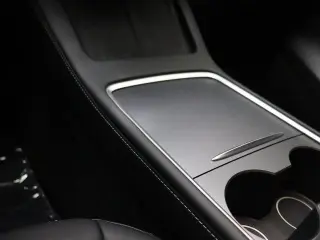Tesla Model Y 2024 AWD Performance 4dr Crossover