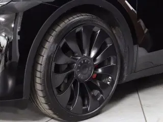 Tesla Model Y 2024 AWD Performance 4dr Crossover