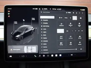 Tesla Model Y 2024 AWD Performance 4dr Crossover