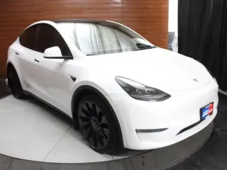 Tesla Model Y 2022 AWD Performance 4dr Crossover
