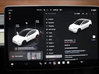 Tesla Model Y 2022 AWD Performance 4dr Crossover