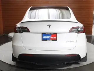 Tesla Model Y 2022 AWD Performance 4dr Crossover