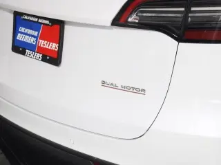 Tesla Model Y 2022 AWD Performance 4dr Crossover