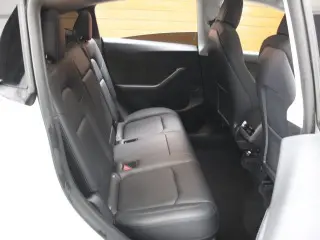 Tesla Model Y 2022 AWD Performance 4dr Crossover