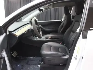 Tesla Model Y 2022 AWD Performance 4dr Crossover