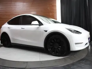 Tesla Model Y 2022 AWD Performance 4dr Crossover