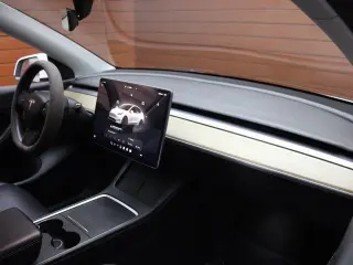 Tesla Model Y 2022 AWD Performance 4dr Crossover