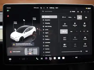 Tesla Model Y 2022 AWD Performance 4dr Crossover