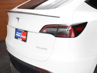 Tesla Model Y 2022 AWD Performance 4dr Crossover