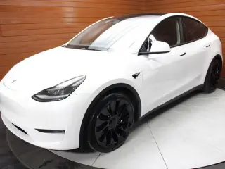 Tesla Model Y 2022 AWD Performance 4dr Crossover
