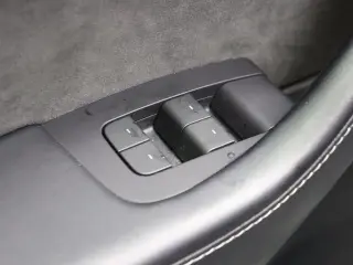 Tesla Model Y 2022 AWD Performance 4dr Crossover