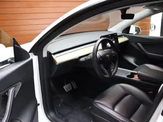 Tesla Model Y 2022 AWD Performance 4dr Crossover