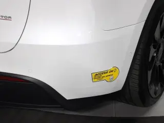 Tesla Model Y 2022 AWD Performance 4dr Crossover